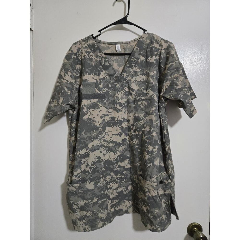 Small - ACU Digital Camo V neck 4 pocket Nurse Scrub Top #E35e